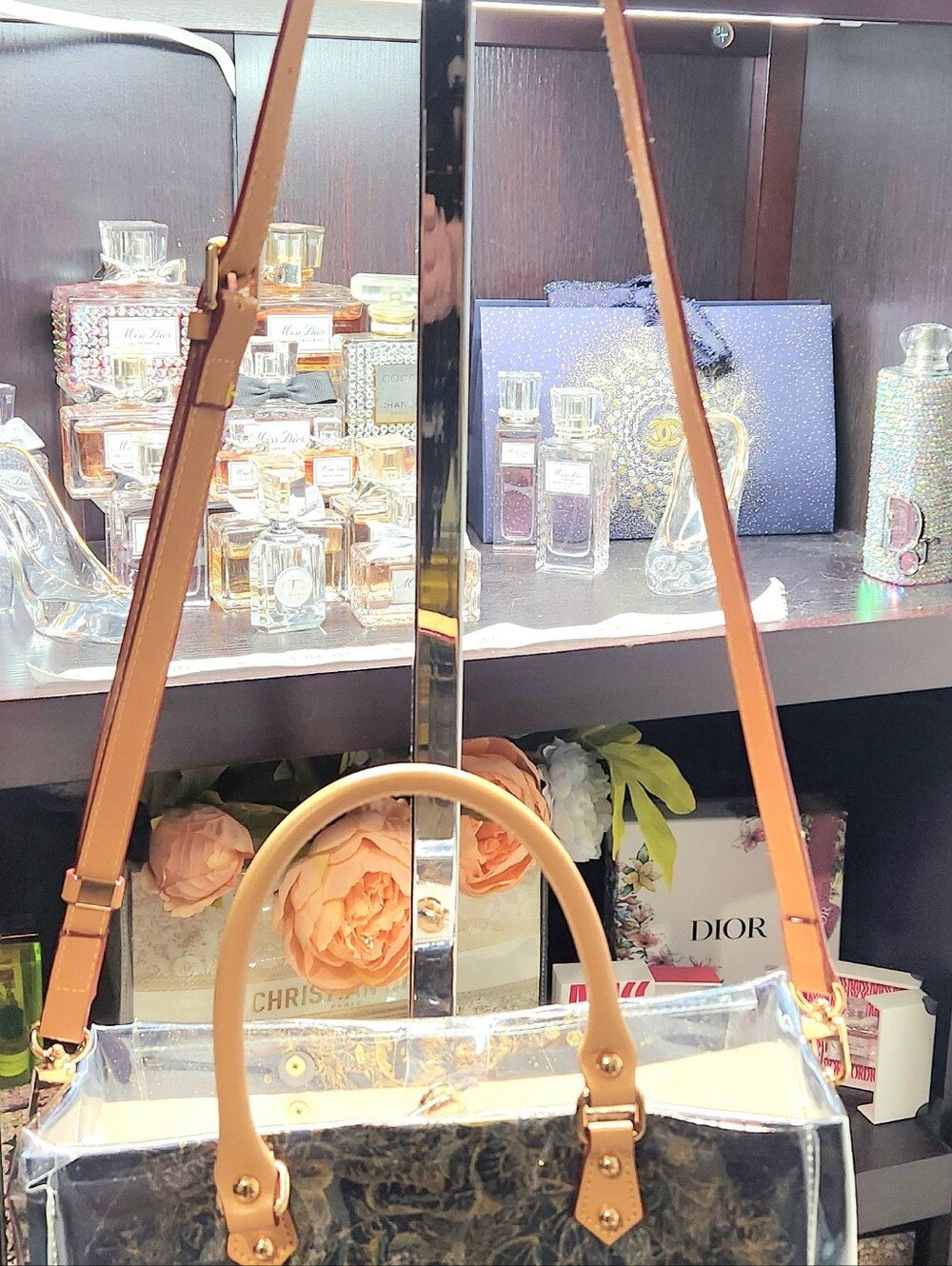 Dior Tote - Picture 3 of 7